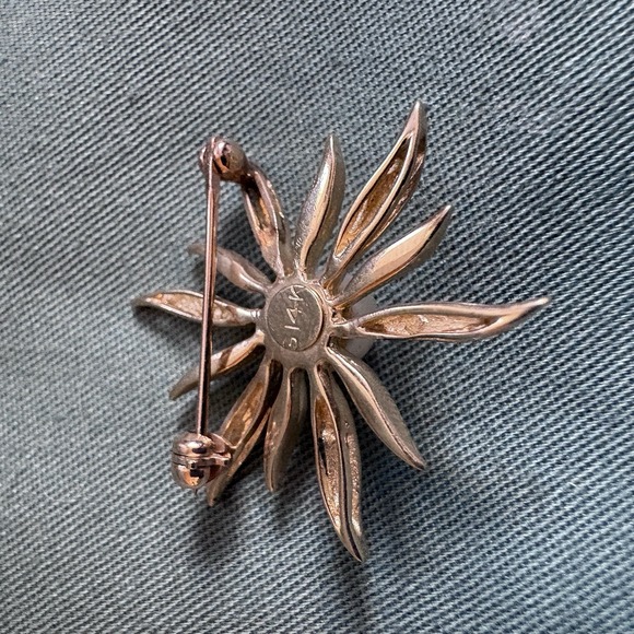 14K Gold Vintage Brooch Pearl Flower Floral Pin Sunburst 1" MCM - Picture 7 of 9